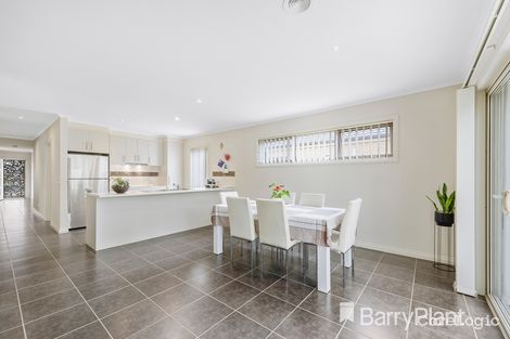 Property photo of 8 Burrawang Close Brookfield VIC 3338