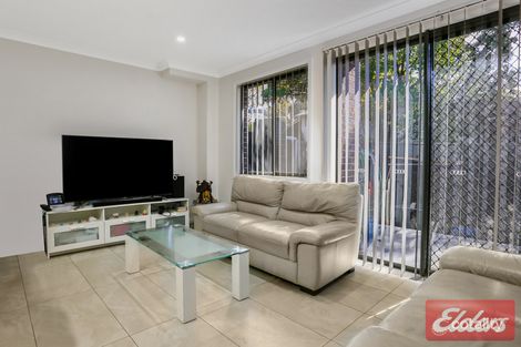 Property photo of 1/8 Carinya Road Girraween NSW 2145