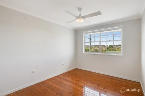 Property photo of 53 Debra Street Centenary Heights QLD 4350