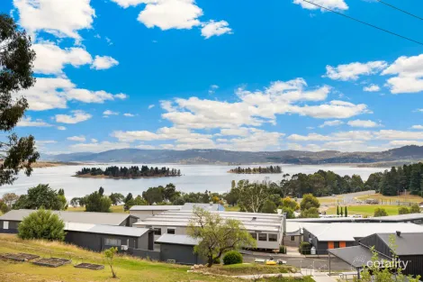 Property photo of 1/18 Nettin Circuit Jindabyne NSW 2627