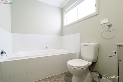 Property photo of 5 Amru Crescent Bardia NSW 2565