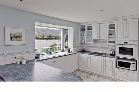 Property photo of 17 Macrobertsons Terrace Claremont TAS 7011