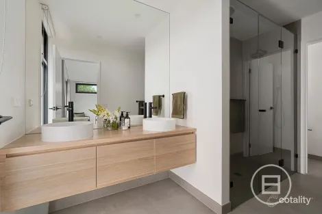 Property photo of 10 Wadham Street Pascoe Vale South VIC 3044