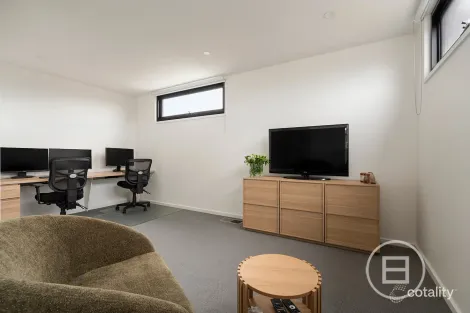 Property photo of 10 Wadham Street Pascoe Vale South VIC 3044