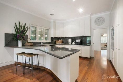 Property photo of 111 Ormond Esplanade Elwood VIC 3184