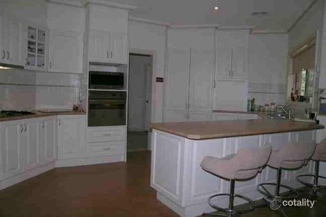 Property photo of 28 Regency Place Kennington VIC 3550