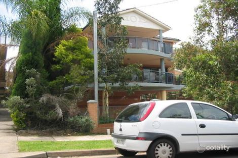 13 Caroline St, Westmead, NSW 2145