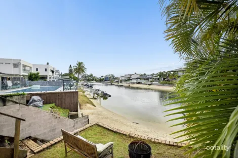 1 Alma St, Broadbeach Waters, QLD 4218