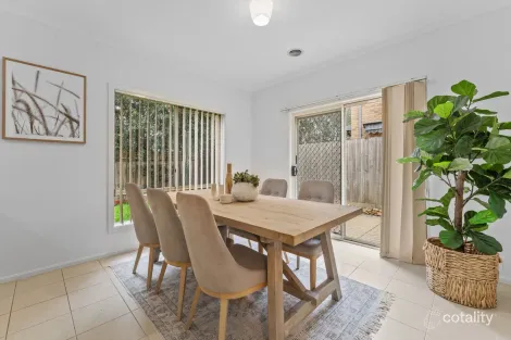 Property photo of 2 Elgin Mews Cranbourne VIC 3977