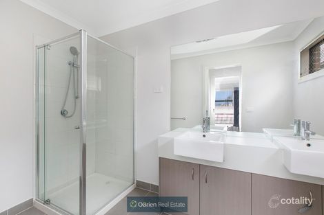 Property photo of 10 Loddon Place Clyde North VIC 3978
