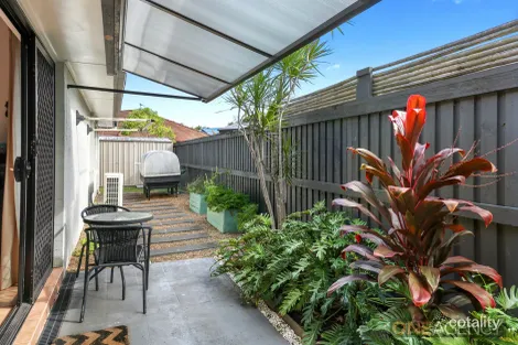 Property photo of 30 Dorian Crescent Sippy Downs QLD 4556