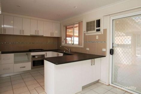 Property photo of 8 Pinnock Avenue Roxburgh Park VIC 3064