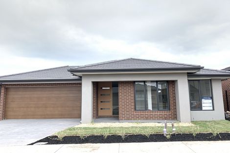 Property photo of 39 Liewah Circuit Craigieburn VIC 3064