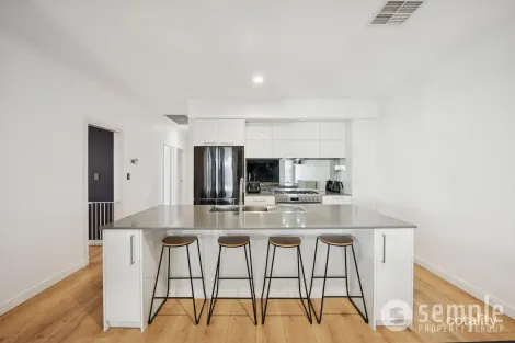 Property photo of 11 McPhee Road Hammond Park WA 6164