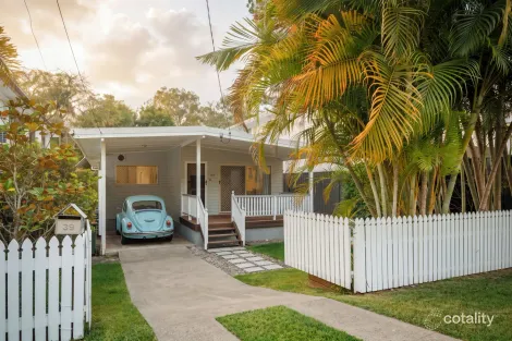 39 Fawkner St, Chapel Hill, QLD 4069