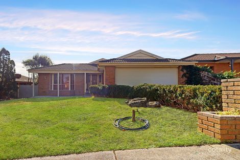 Property photo of 13 Salignus Court Narre Warren VIC 3805
