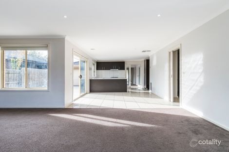Property photo of 32 Eynesbury View Wollert VIC 3750