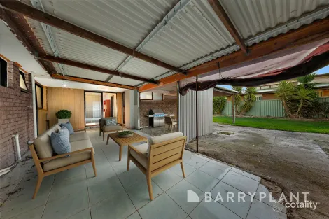 Property photo of 18 Gladstone Street St Albans VIC 3021
