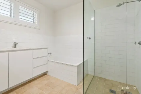 Property photo of 14 Kiah Close Ocean Shores NSW 2483