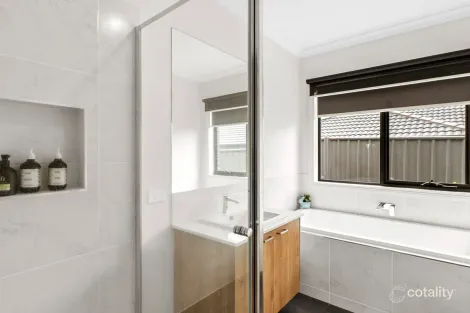 Property photo of 40 Clare Crescent Elliminyt VIC 3250