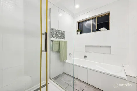 Property photo of 9 Design Place Highland Park QLD 4211