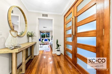 Property photo of 29 William Perry Close Endeavour Hills VIC 3802
