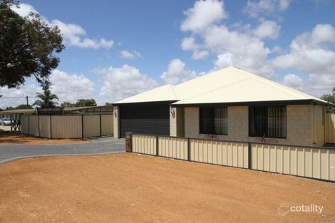 231b Central Rd, Wonthella, WA 6530