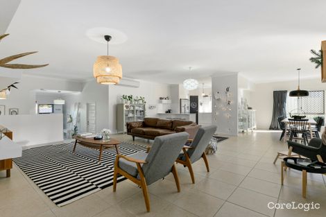 Property photo of 18 Crows Ash Place Kuluin QLD 4558