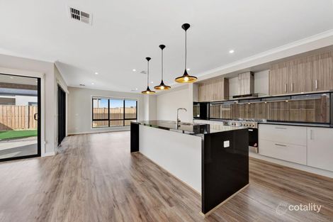 Property photo of 28 Montmarte Drive Truganina VIC 3029