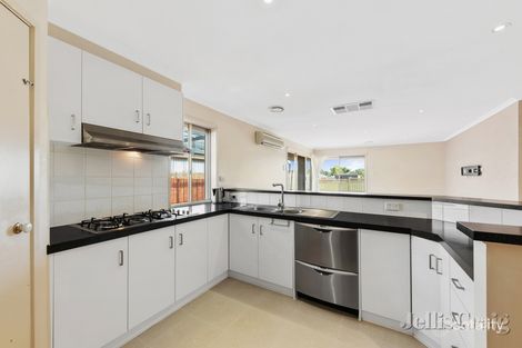 Property photo of 92 Manning Clark Road Mill Park VIC 3082