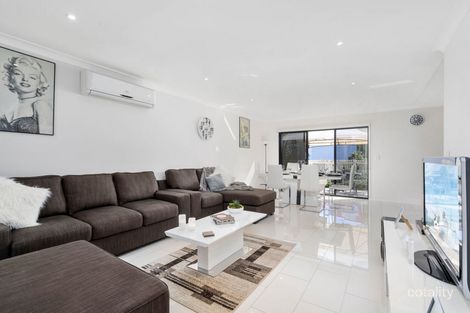 62/1 Norris St, Pacific Pines, QLD 4211