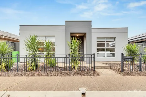 Property photo of 28 West Parkway Andrews Farm SA 5114