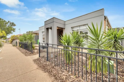 Property photo of 28 West Parkway Andrews Farm SA 5114