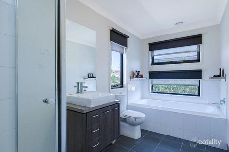 Property photo of 23 Sunbird Gardens Epping VIC 3076