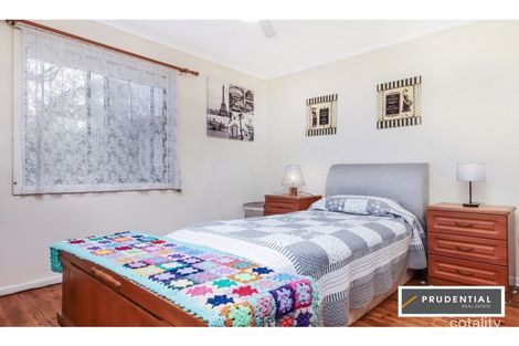 Property photo of 31 O'Neile Crescent Lurnea NSW 2170