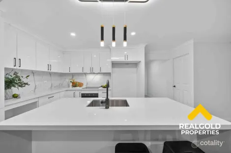 Property photo of 24 Benarkin Street Forest Lake QLD 4078