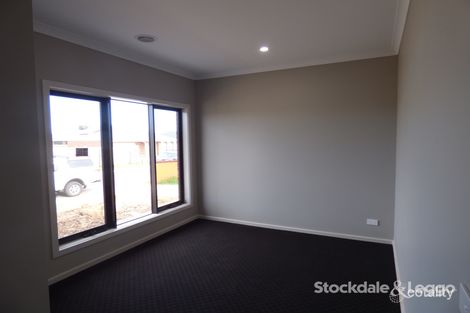 Property photo of 17 Eclair Street Manor Lakes VIC 3024