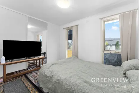 Property photo of 19 Bittern Drive Endeavour Hills VIC 3802