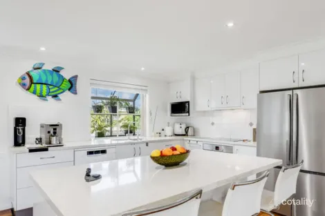 Property photo of 27 Knights Terrace Margate QLD 4019