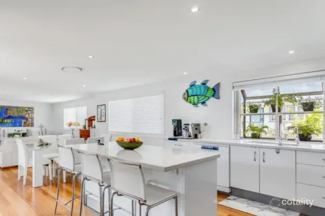 Property photo of 27 Knights Terrace Margate QLD 4019