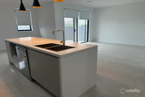Property photo of 41 Rowcliff Circuit Lochinvar NSW 2321