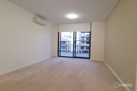 Property photo of 18 Corniche Drive Wentworth Point NSW 2127