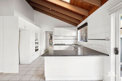 Property photo of 4 Quist Court Mill Park VIC 3082