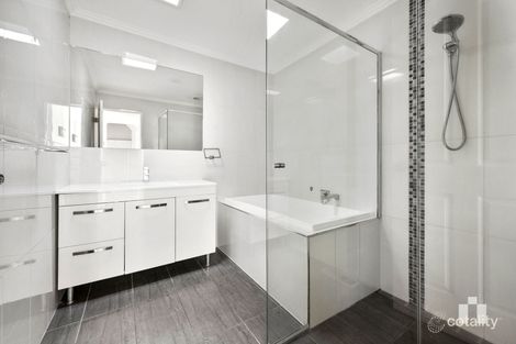 Property photo of 4 Quist Court Mill Park VIC 3082