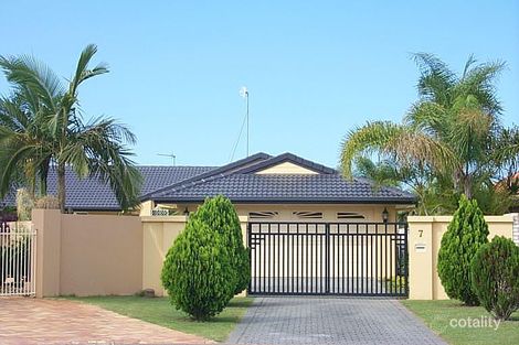 7 Montserrat Ct, Clear Island Waters, QLD 4226