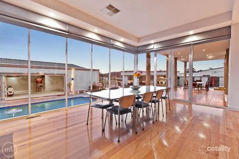 Property photo of 10 Golf Links Drive Yarrambat VIC 3091