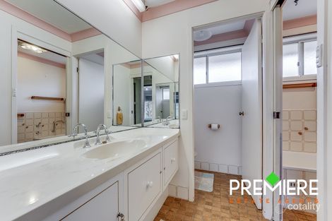 Property photo of 8 Kenge Place Ambarvale NSW 2560