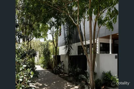 Property photo of 1/33 Parkside Circuit Hamilton QLD 4007