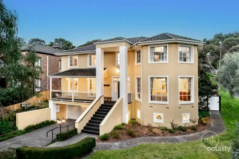 2 KIMBERLEY CL, ELTHAM, VIC 3095