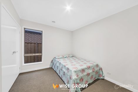 Property photo of 39 Thoroughbred Drive Clyde North VIC 3978